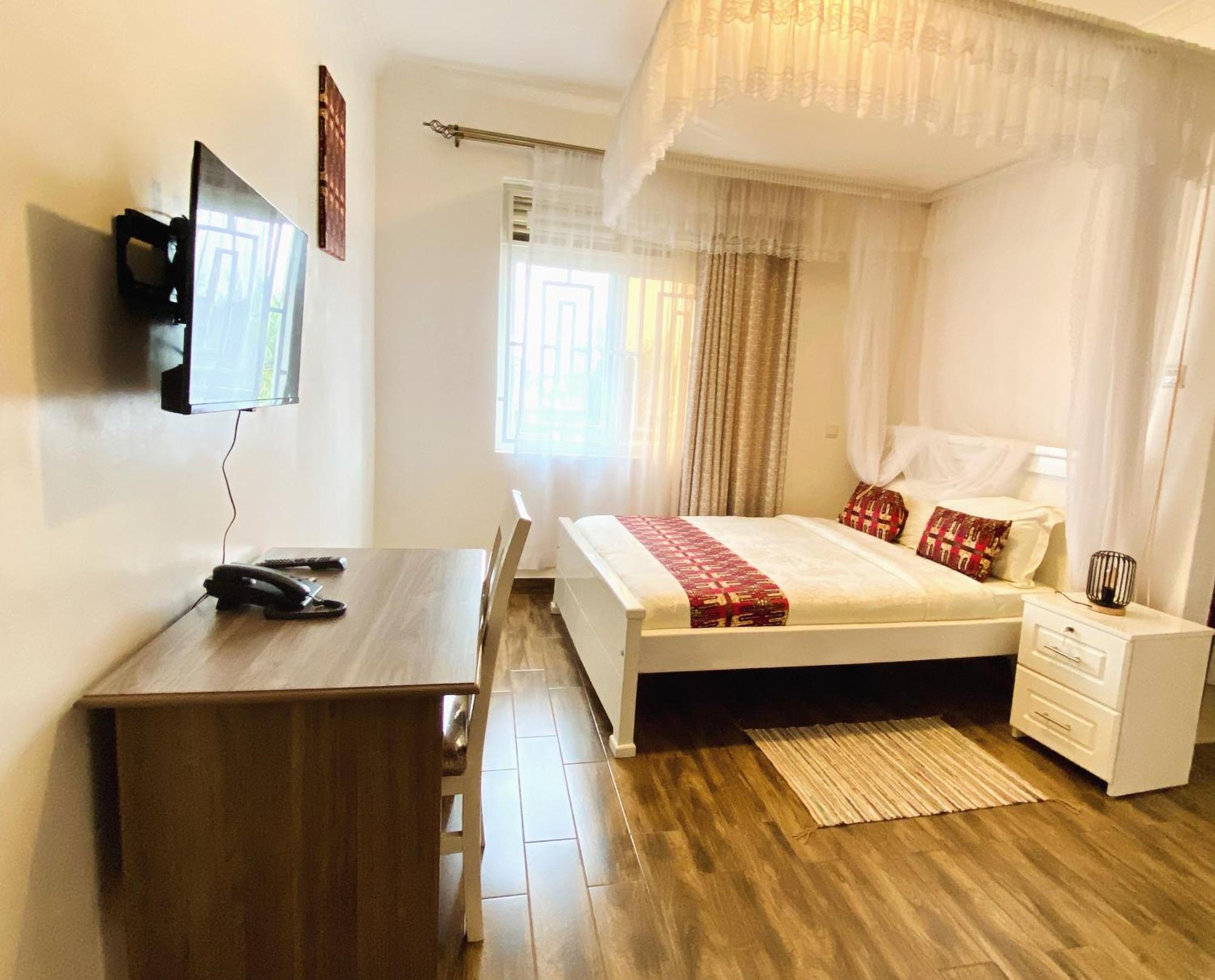 Hotel Nimaro Courts Entebbe Exterior foto